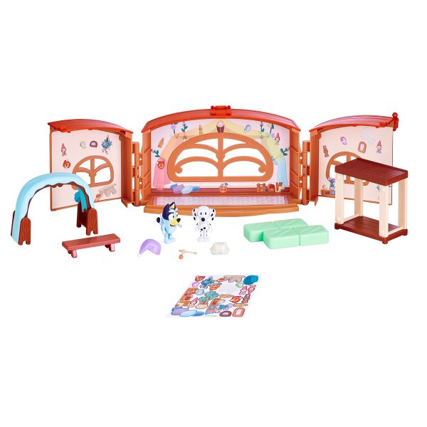 Bluey School Friends- Calypso's School Playset, 2.5-3" posable Figures Playset School playset with 2 Figures, Chloe and Bluey